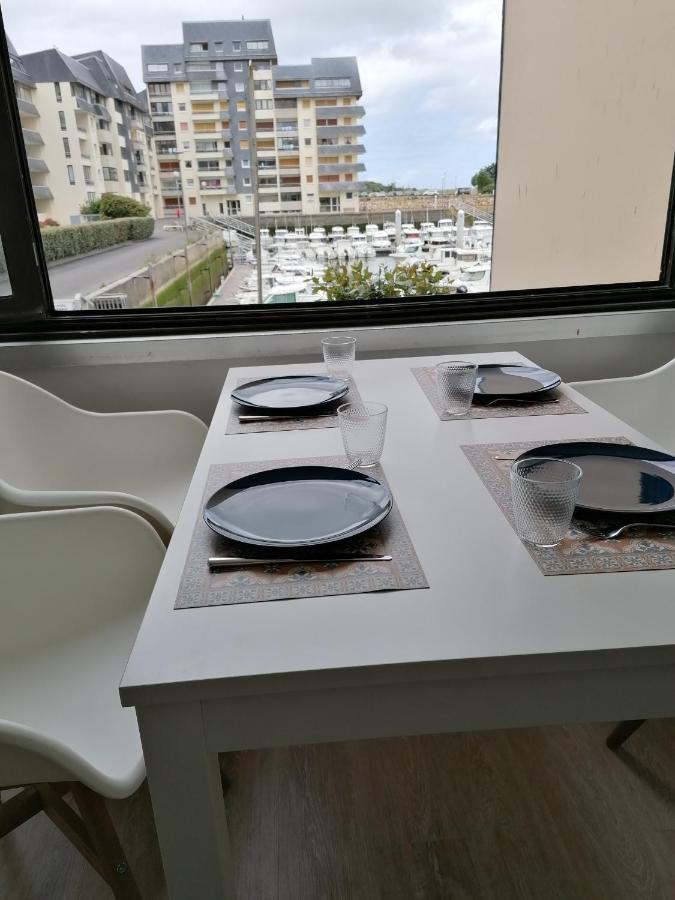 Les Marines Apartment Courseulles-sur-Mer Exterior foto
